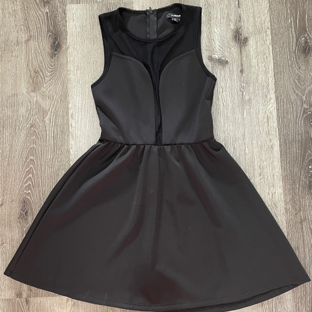 Dress - Picture 4 of 4
